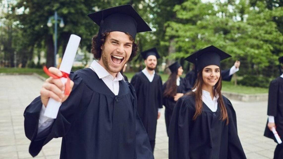 Quanto vale la laurea oggi? Un confronto tra redditi delle facoltà Quanto vale la laurea oggi? Un confronto tra redditi delle facoltà